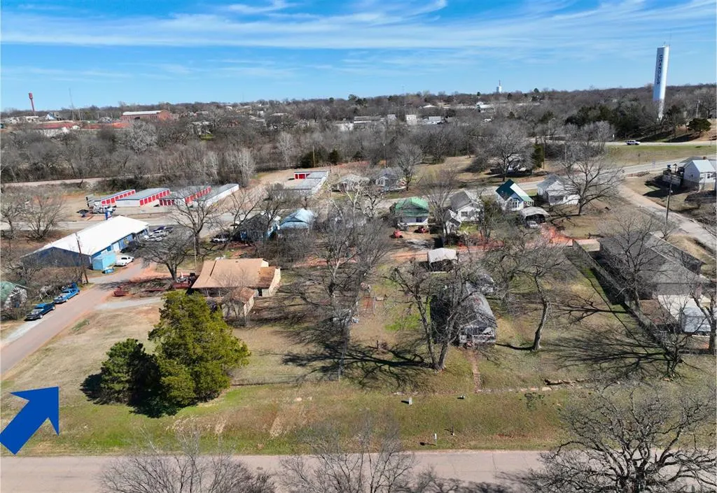 Photo 2 — 115 W 3rd Street, Chandler, OK 74834