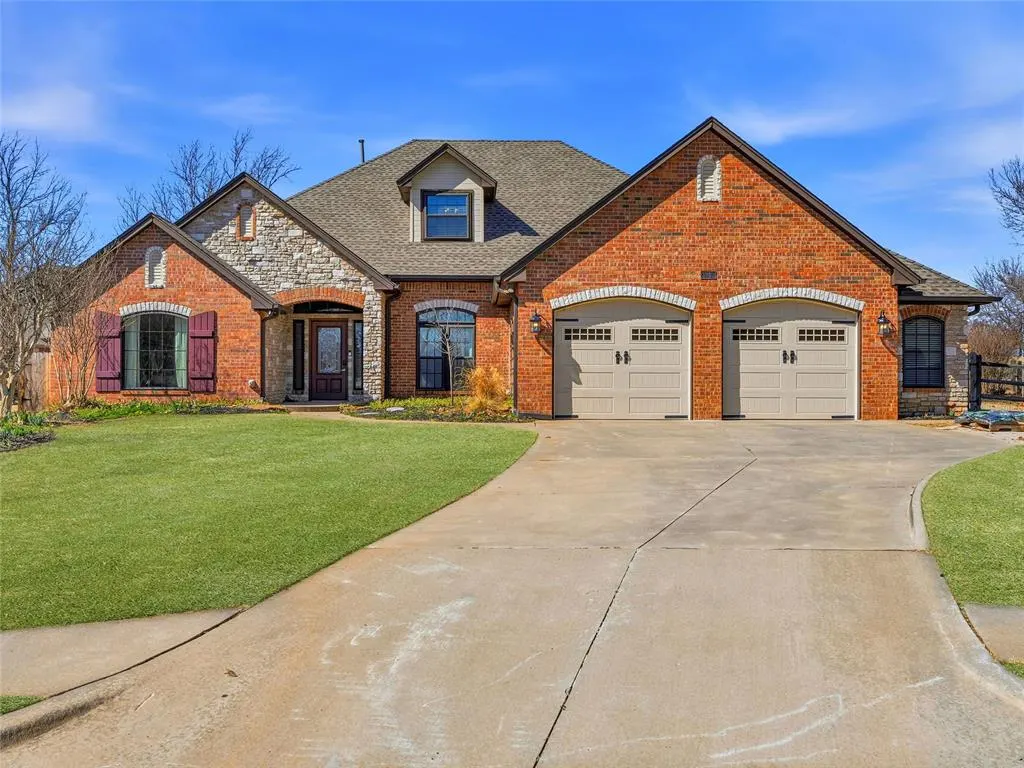 Photo 2 — 3913 Shortgrass Circle, Edmond, OK 73003