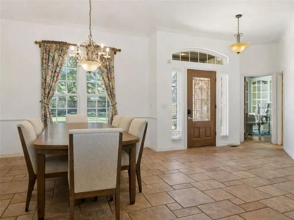 Photo 7 — 3913 Shortgrass Circle, Edmond, OK 73003