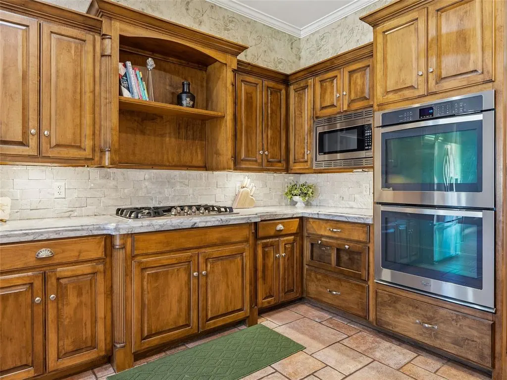 Photo 13 — 3913 Shortgrass Circle, Edmond, OK 73003