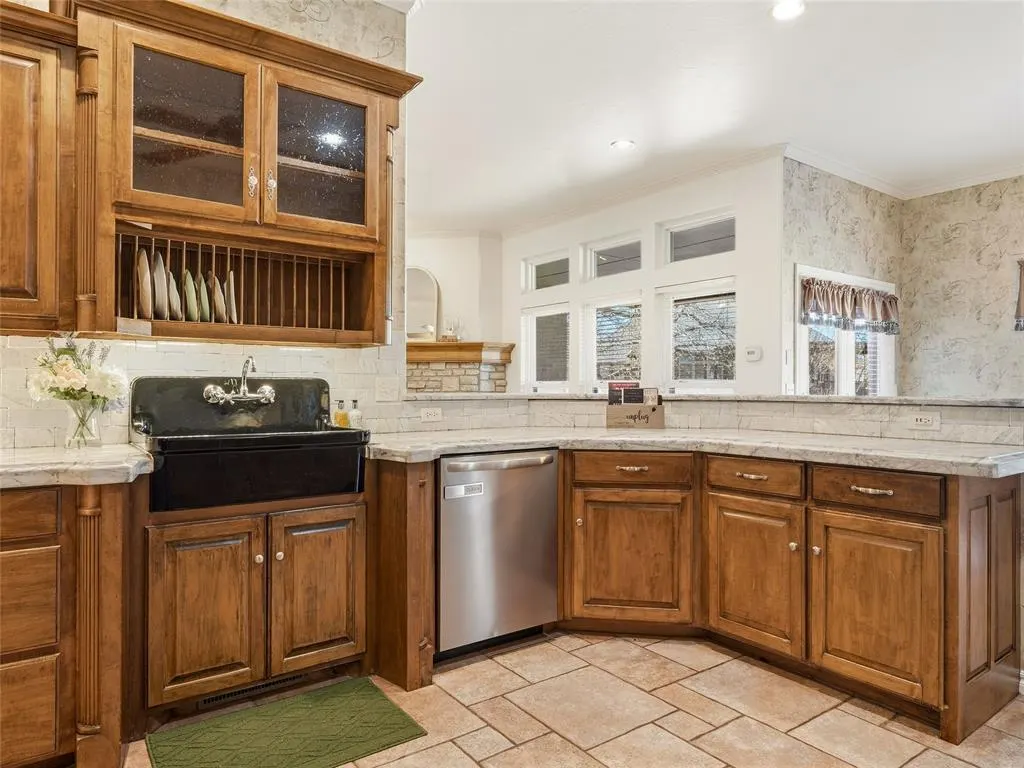 Photo 14 — 3913 Shortgrass Circle, Edmond, OK 73003