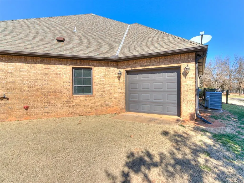 Photo 35 — 24801 N Post Road, Arcadia, OK 73007