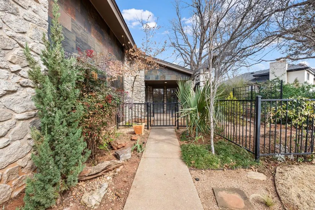 Photo 3 — 13400 Fox Hollow Ridge, Oklahoma City, OK 73131