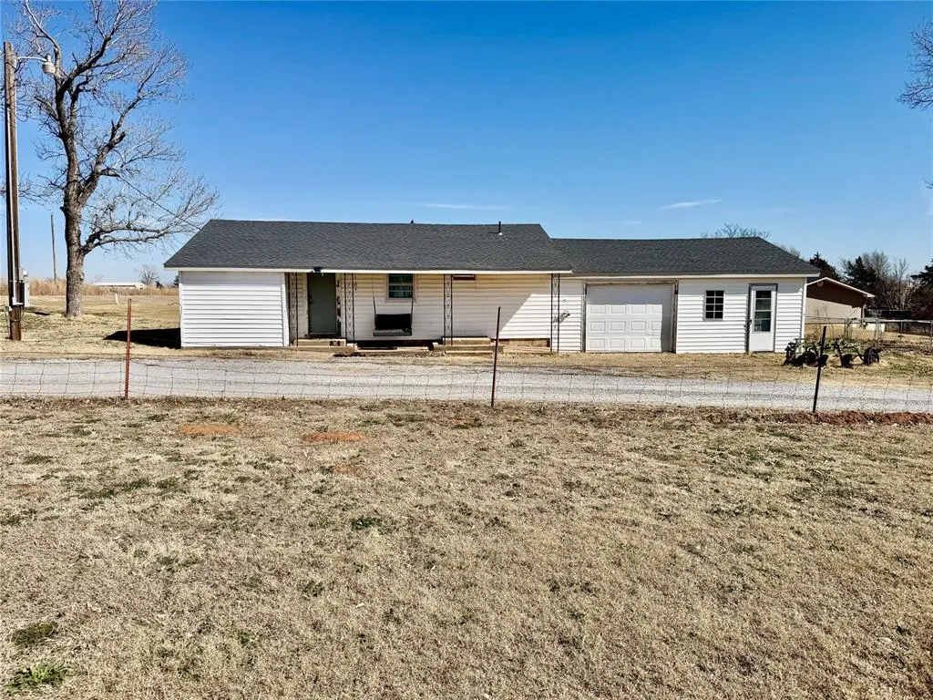 Front exterior — 9900 N 2406 Road, Weatherford, OK 73096