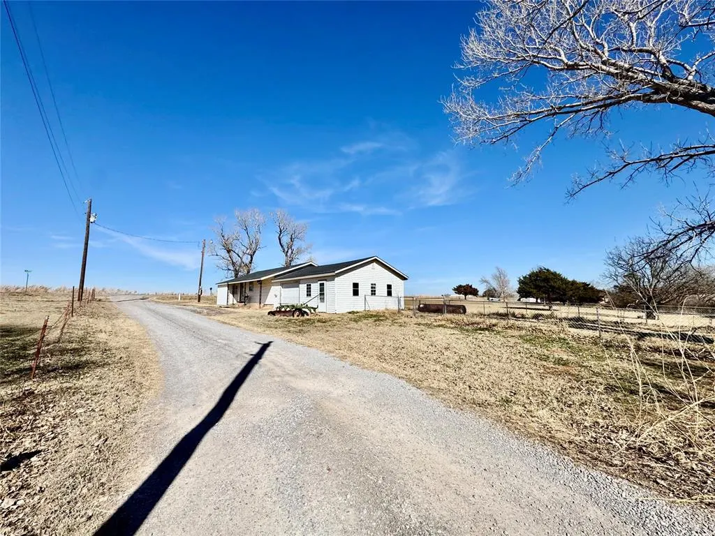 Photo 19 — 9900 N 2406 Road, Weatherford, OK 73096
