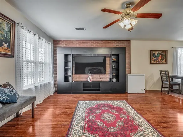 Photo 8 — 536 SE 26th Circle, Oklahoma City, OK 73129