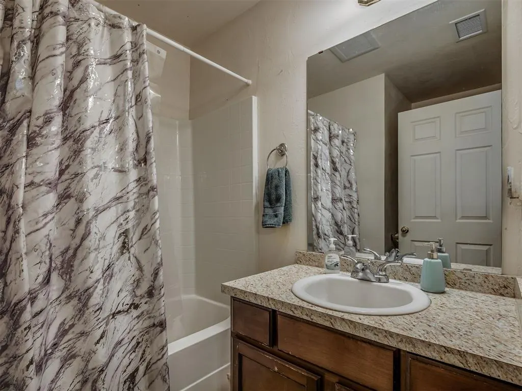 Photo 14 — 536 SE 26th Circle, Oklahoma City, OK 73129