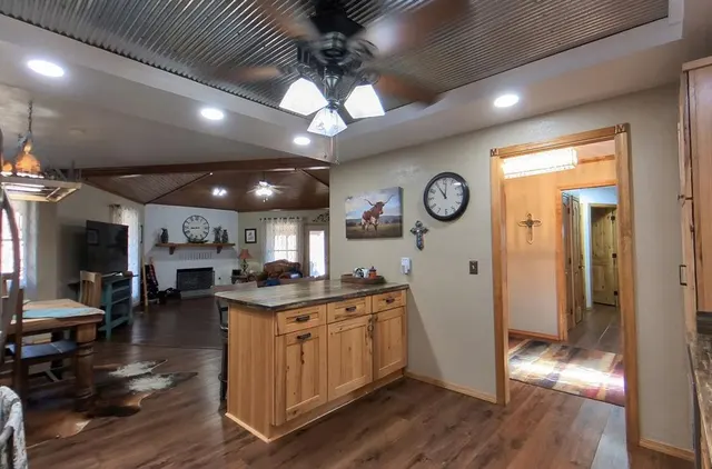 Photo 7 — 2603 Springhill Road, Clinton, OK 73601