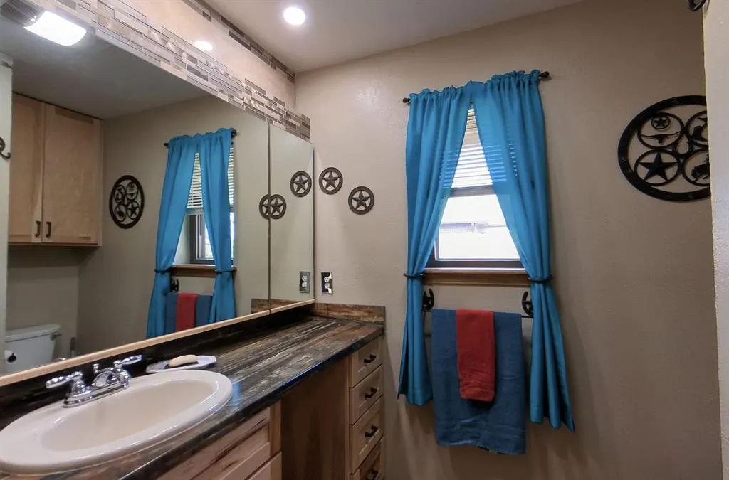 Photo 13 — 2603 Springhill Road, Clinton, OK 73601