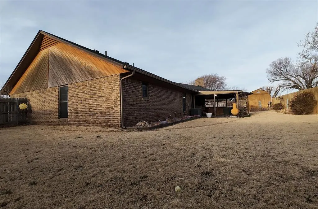 Photo 20 — 2603 Springhill Road, Clinton, OK 73601