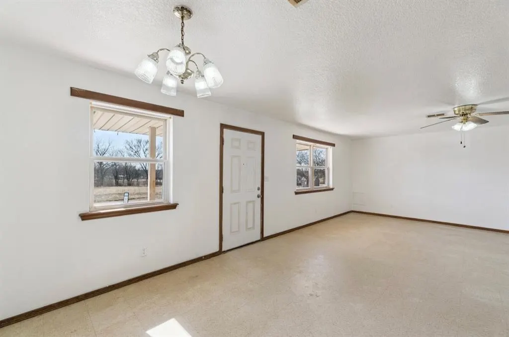 Photo 6 — 408 E Salter Street, Asher, OK 74826