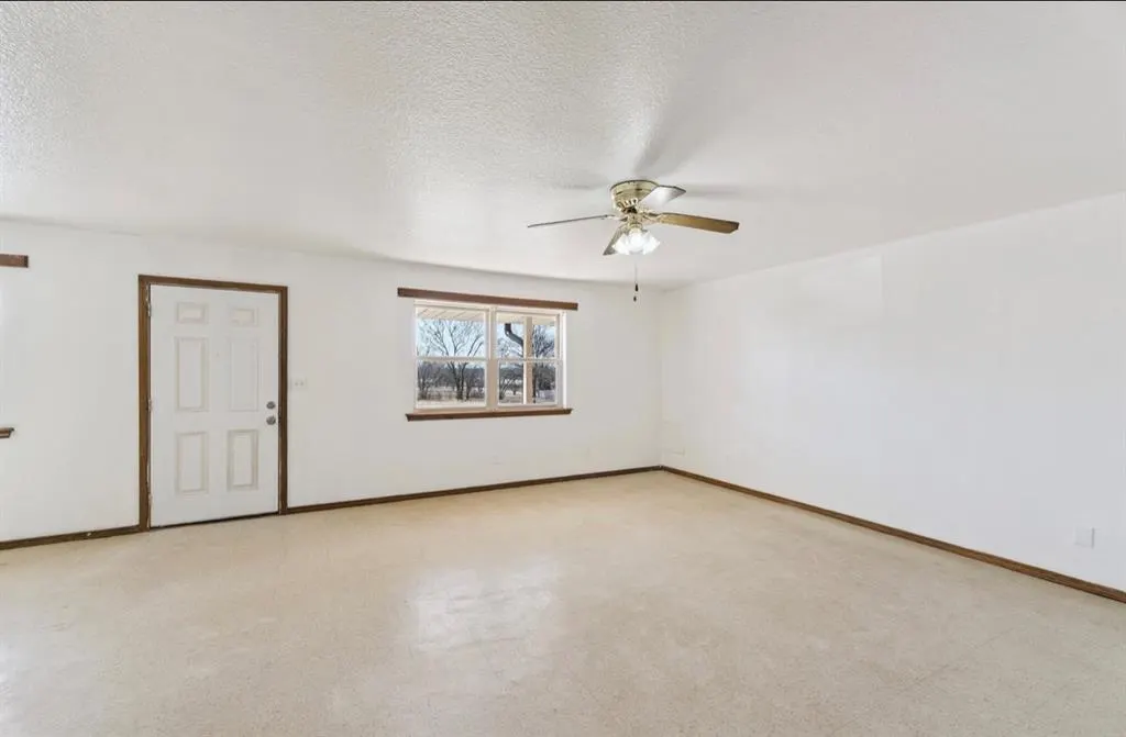 Photo 8 — 408 E Salter Street, Asher, OK 74826