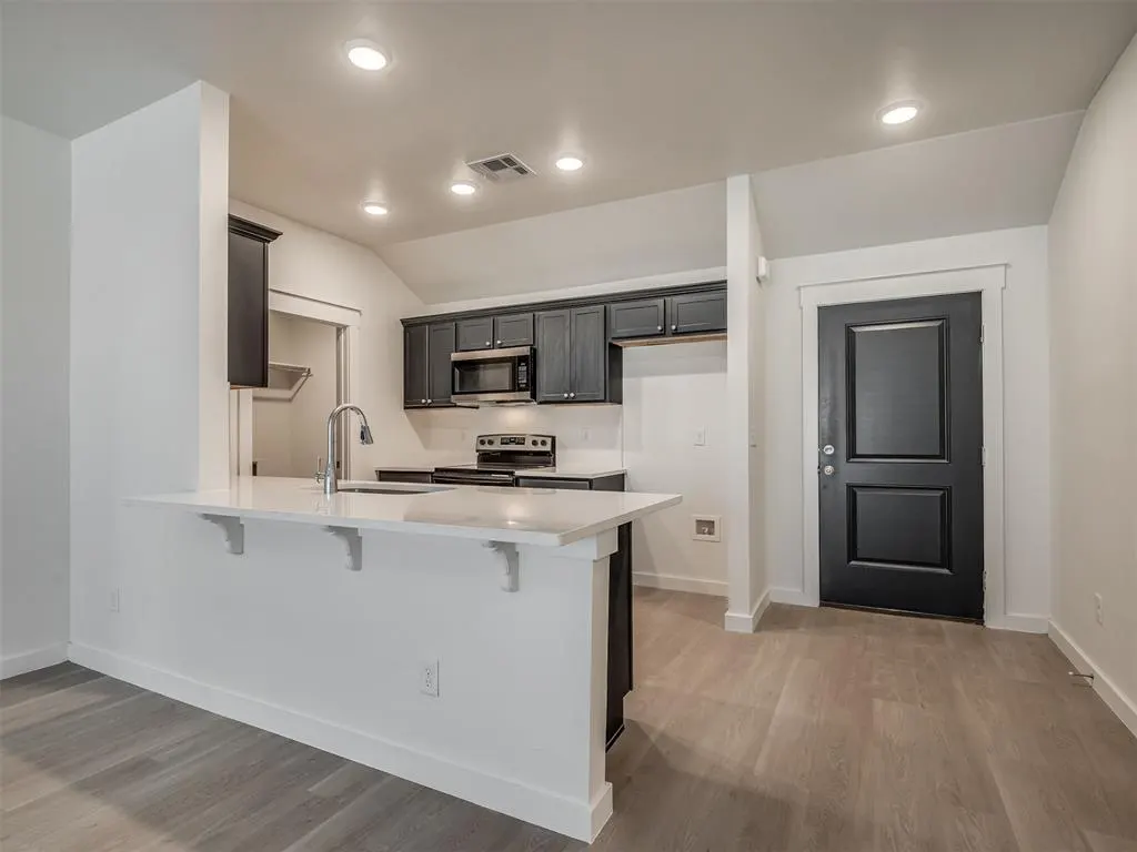 Photo 3 — 913 NW 87th Street, Oklahoma City, OK 73114