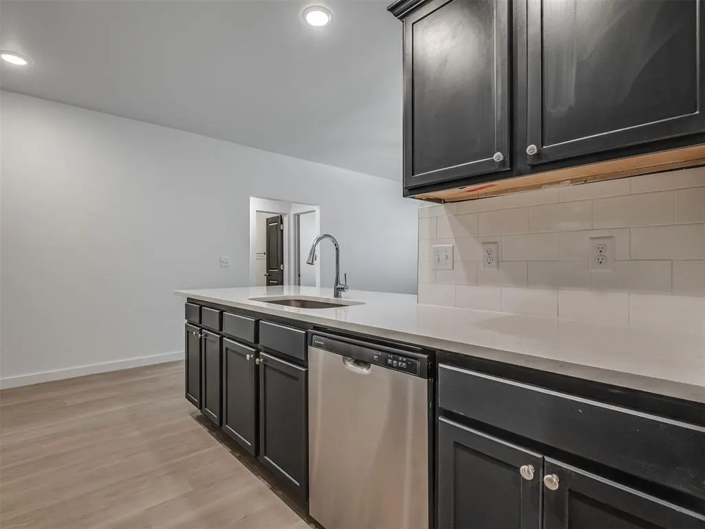 Photo 13 — 913 NW 87th Street, Oklahoma City, OK 73114