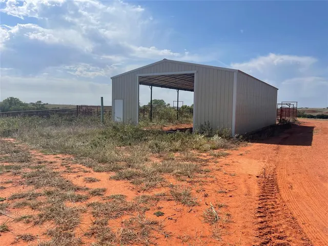 Photo 2 — 1070 N 1790 Road, Cheyenne, OK 73628