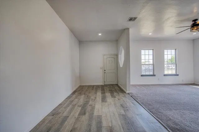 Photo 3 — 4040 Lynda Lane, Guthrie, OK 73044