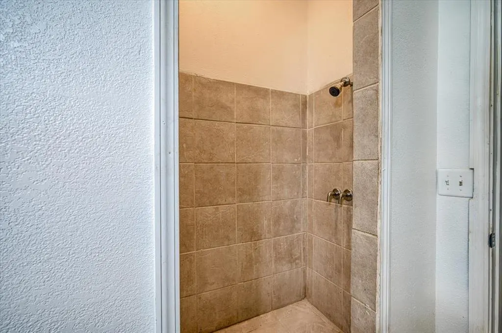 Photo 10 — 4040 Lynda Lane, Guthrie, OK 73044