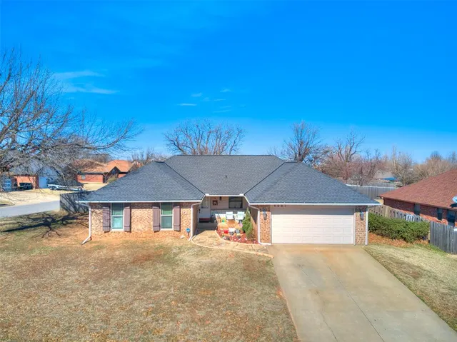 Photo 2 — 8001 Cinnamon Teal Drive, Oklahoma City, OK 73132