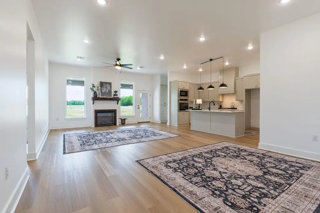 Photo 3 — 219 Outlander Way, Shawnee, OK 74804
