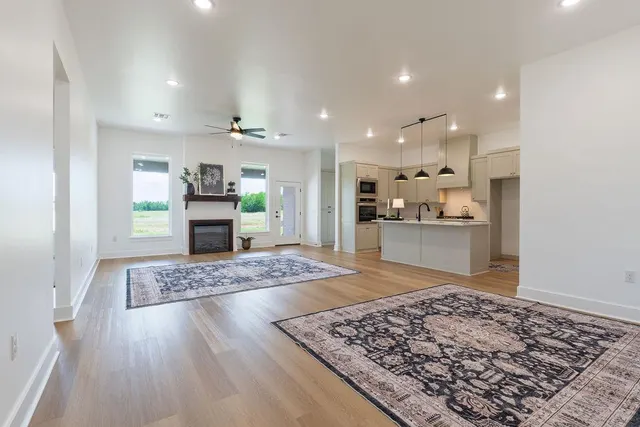 Photo 3 — 219 Outlander Way, Shawnee, OK 74804