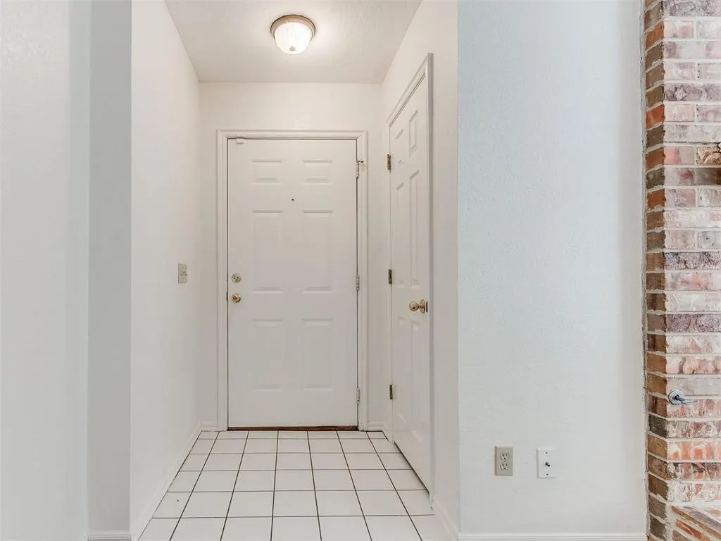 Photo 2 — 3230 Barley Court, Norman, OK 73072