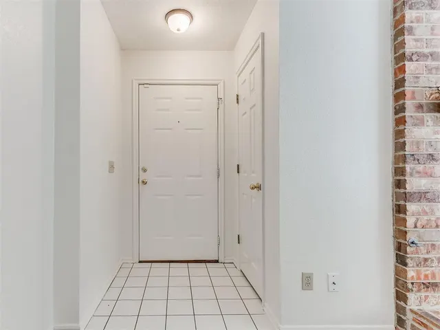 Photo 2 — 3230 Barley Court, Norman, OK 73072