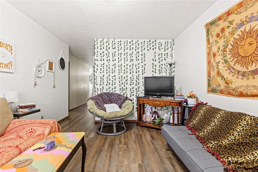 Photo 6 — 117 W McKormic Drive, Weatherford, OK 73096