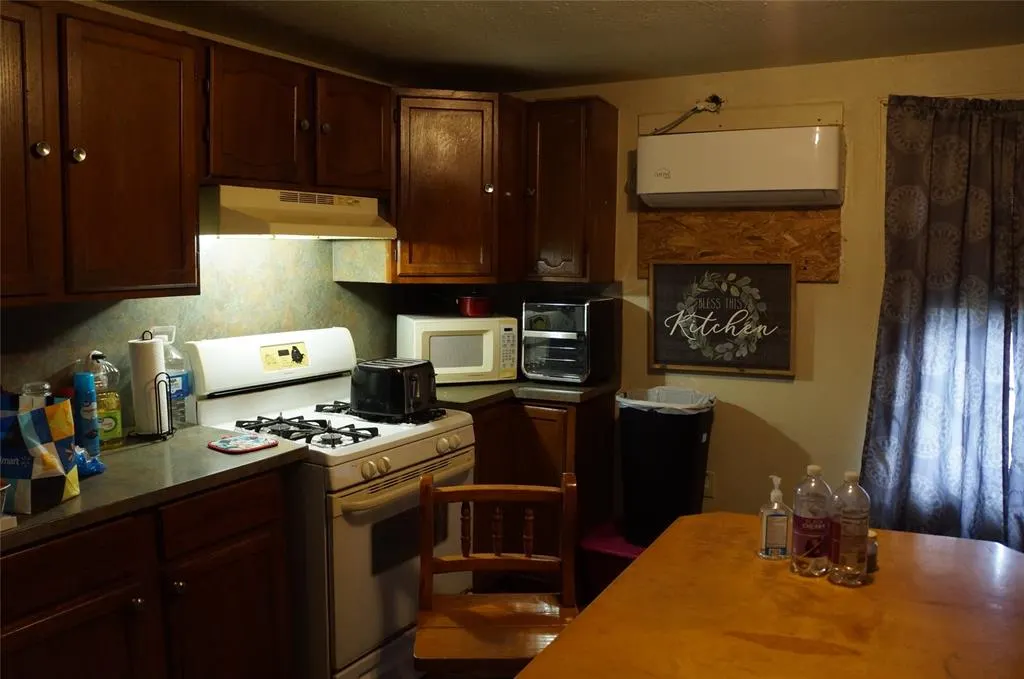 Photo 2 — 204 S CANADIAN Avenue, Purcell, OK 73080