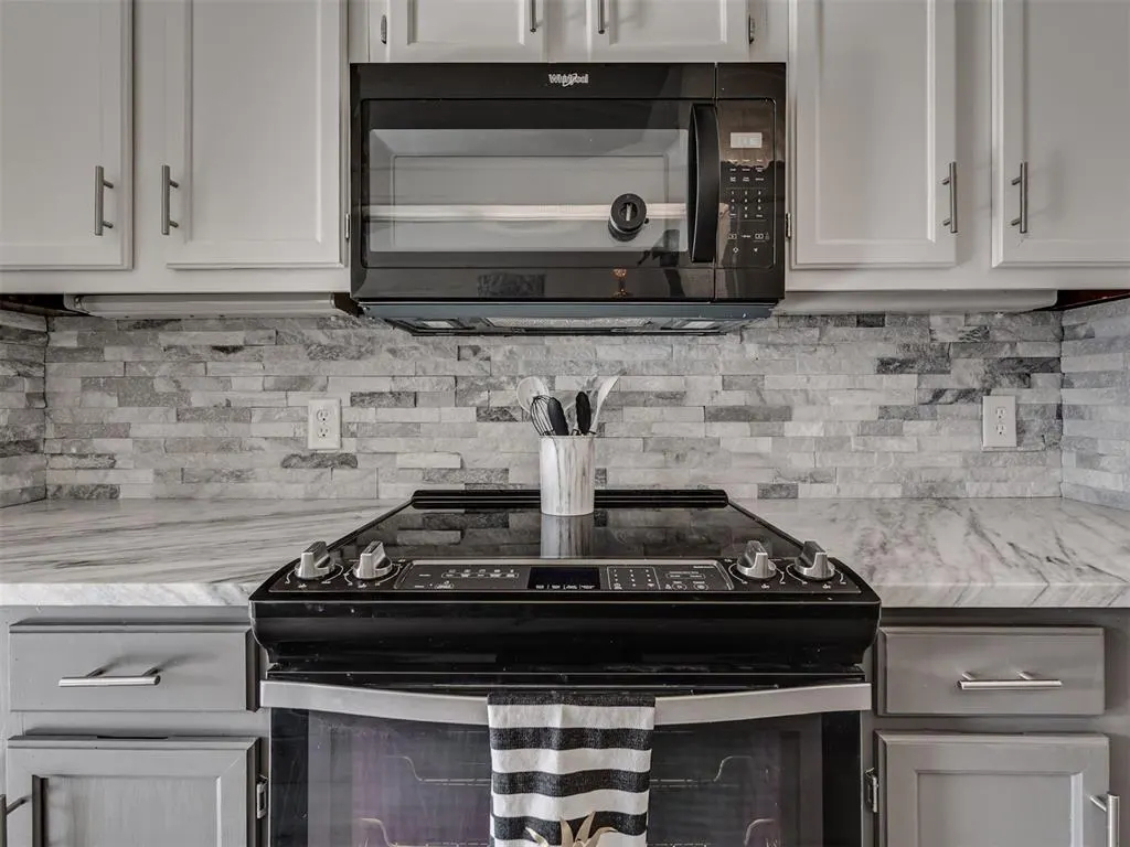 Photo 10 — 2610 Featherstone Road, Oklahoma City, OK 73120
