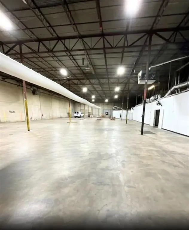 Photo 7 — 4400 SW 25th Street, Oklahoma City, OK 73108