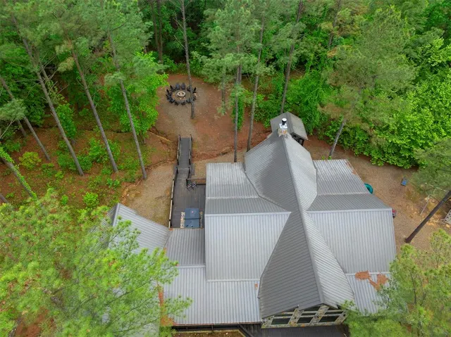 Photo 2 — 210 Green Apple Trail, Broken Bow, OK 74728