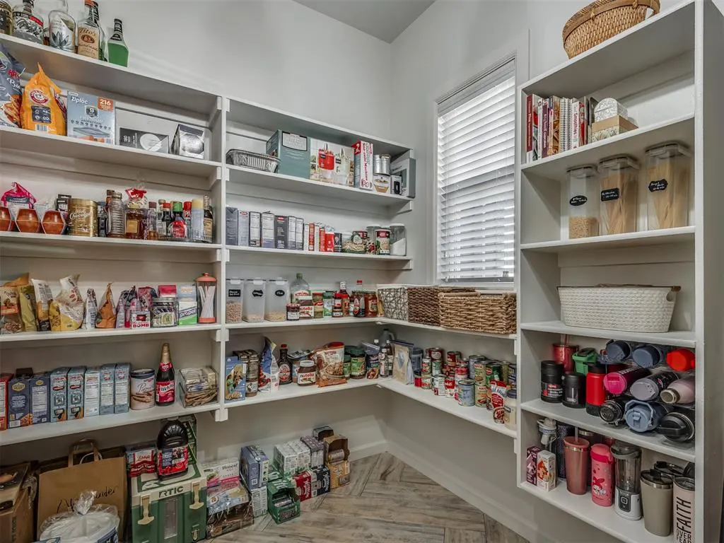 Photo 18 — 10101 Oakwood Drive, Edmond, OK 73025