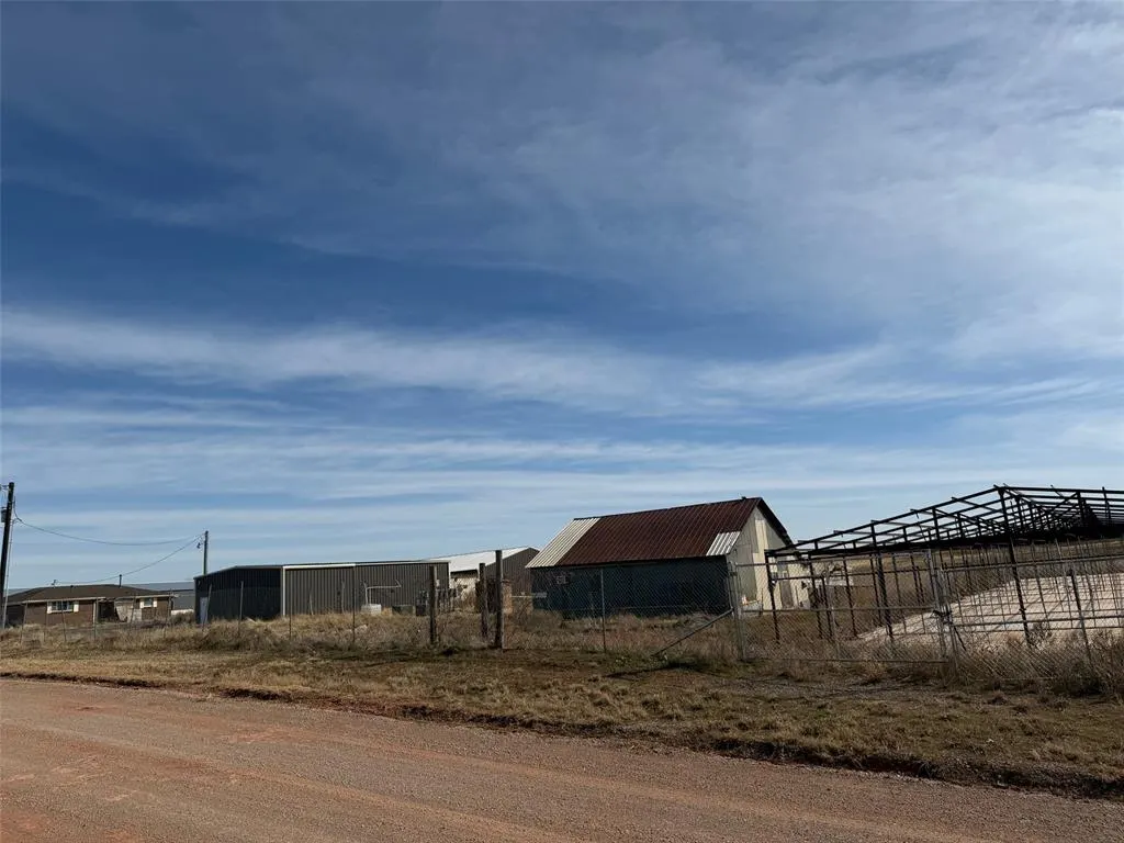 Photo 5 — 22024 E 1090 Road, Bessie, OK 73622