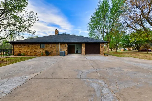 Photo 4 — 1010 Amy Way, Elk City, OK 73644