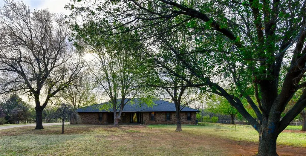 Photo 8 — 1010 Amy Way, Elk City, OK 73644