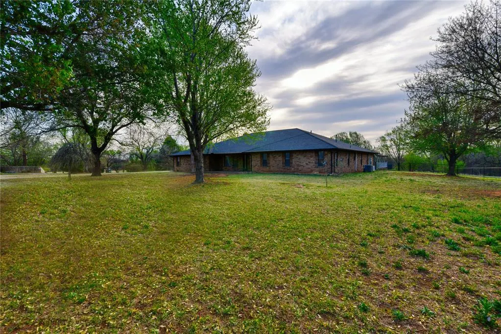 Photo 9 — 1010 Amy Way, Elk City, OK 73644
