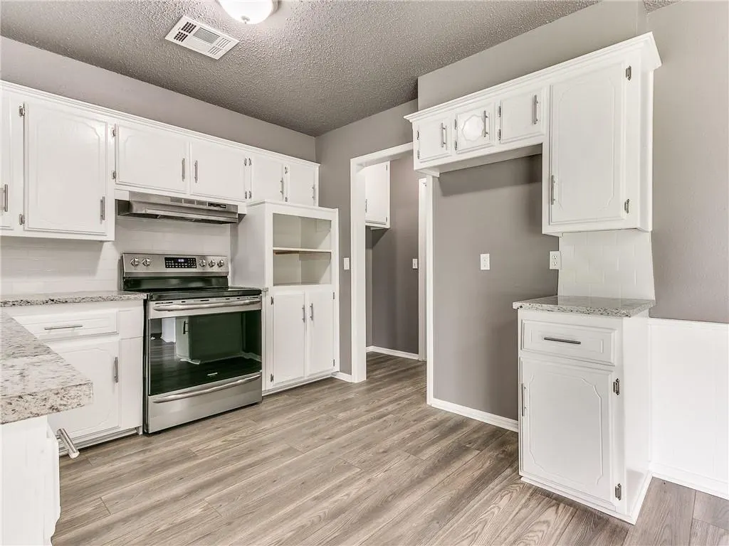 Photo 16 — 1626 N Crawford Avenue, Norman, OK 73069