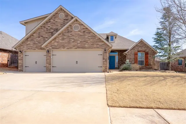 Photo 2 — 2016 Kendal Court, Edmond, OK 73003