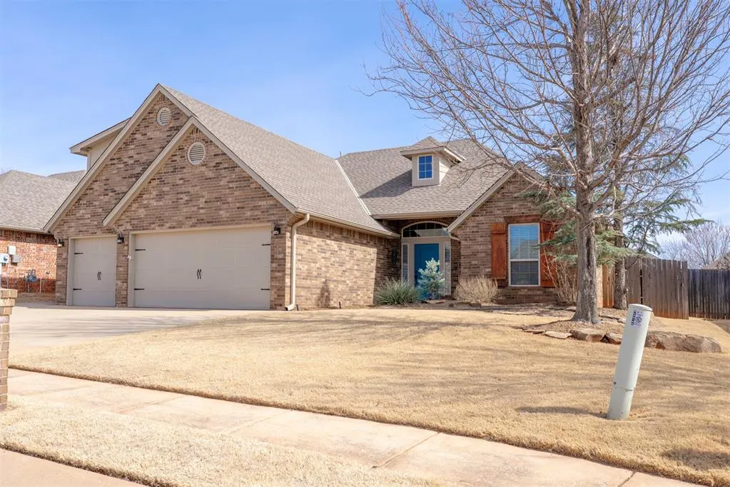 Photo 3 — 2016 Kendal Court, Edmond, OK 73003