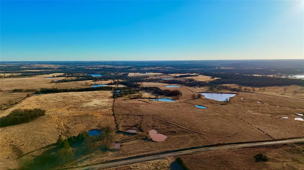 Photo 3 — 2 Wilshire Road, McLoud, OK 74851