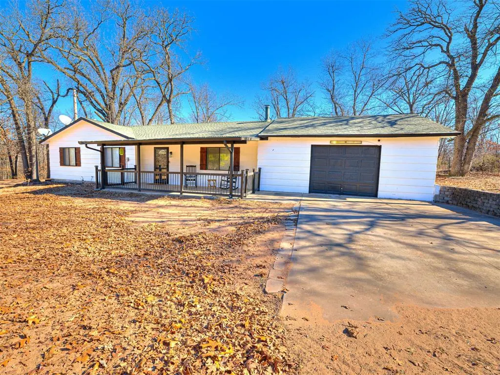Photo 2 — 16004 April Drive, Newalla, OK 74857