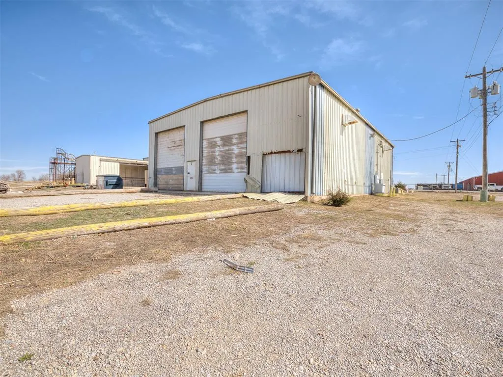 Photo 8 — 2309 E Highway 66 Street, El Reno, OK 73036