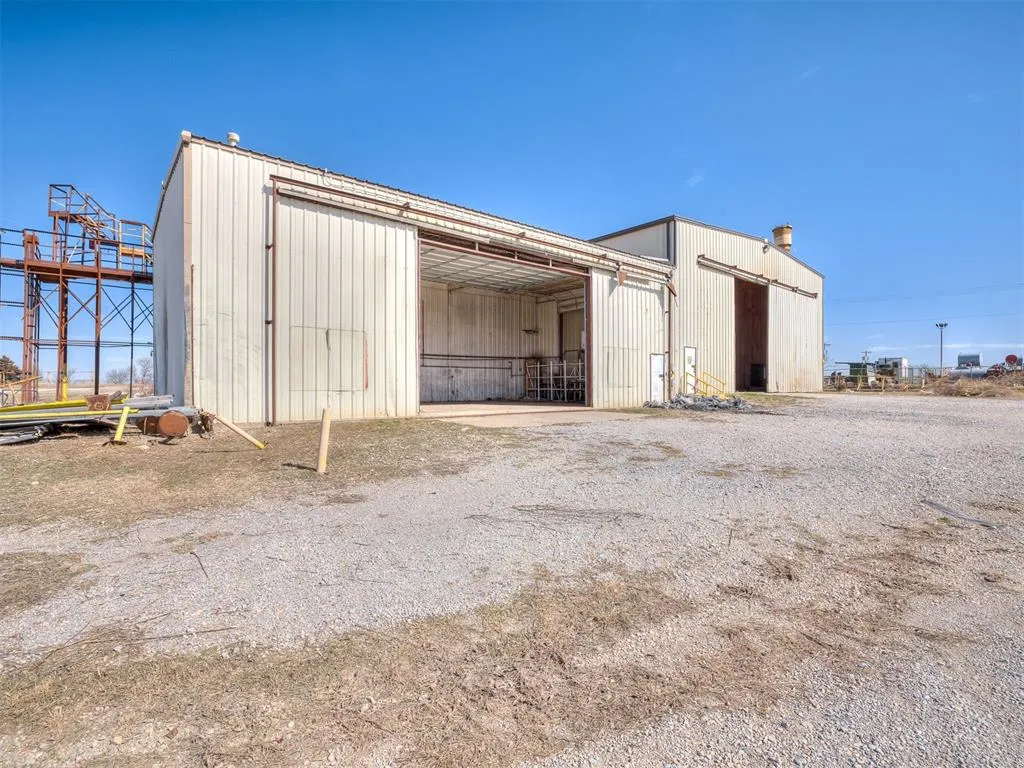 Photo 12 — 2309 E Highway 66 Street, El Reno, OK 73036