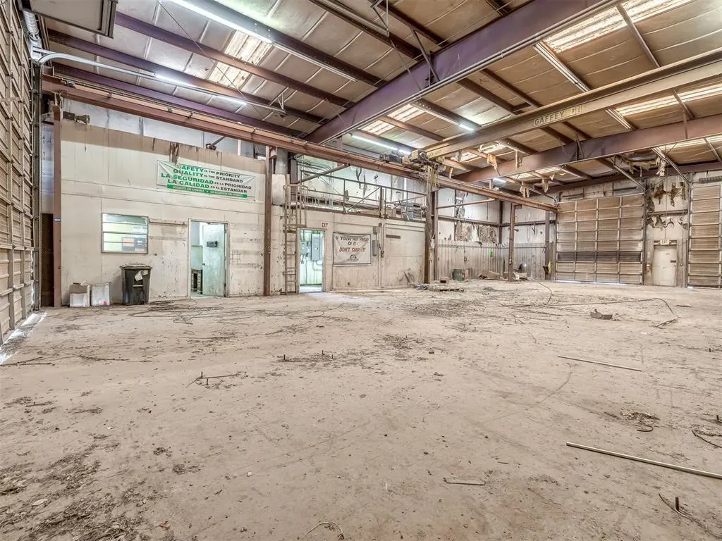 Photo 29 — 2309 E Highway 66 Street, El Reno, OK 73036