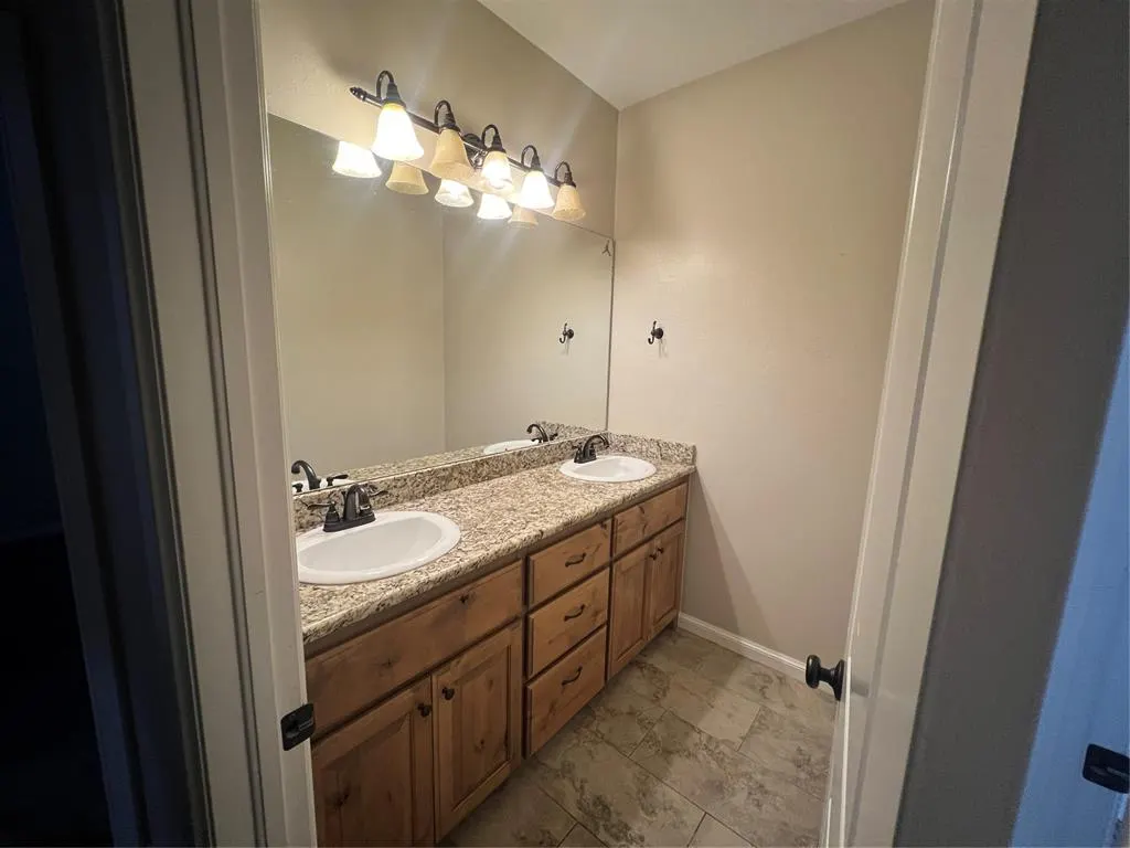 Photo 8 — 1320 Crimson Drive, Weatherford, OK 73096