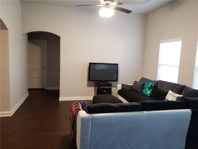 Photo 6 — 713 Blue Fish Road, Norman, OK 73069