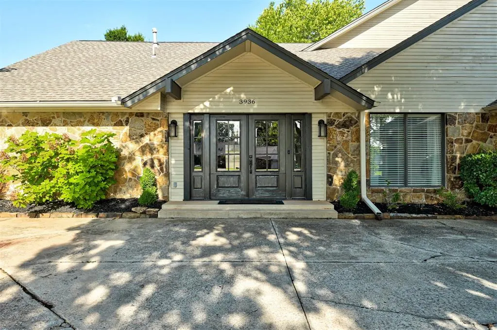Photo 2 — 3936 Spyglass Road, Oklahoma City, OK 73120