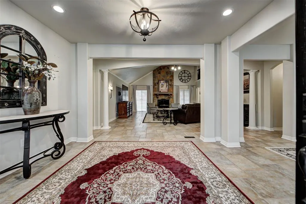 Photo 4 — 3936 Spyglass Road, Oklahoma City, OK 73120