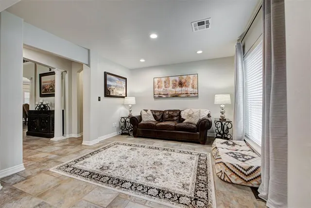 Photo 8 — 3936 Spyglass Road, Oklahoma City, OK 73120