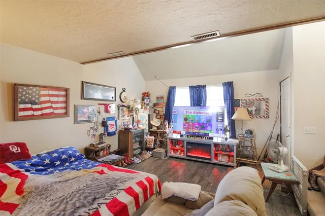 Photo 4 — 212 S Mockingbird Lane, Stillwater, OK 74074